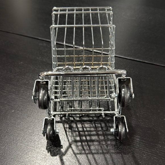 Miniature Silver Metal Rolling Functioning Shopping Cart - Picture 8 of 9